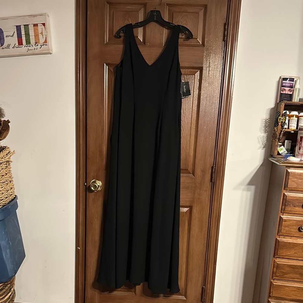 Elegant Black Sleeveless Dress